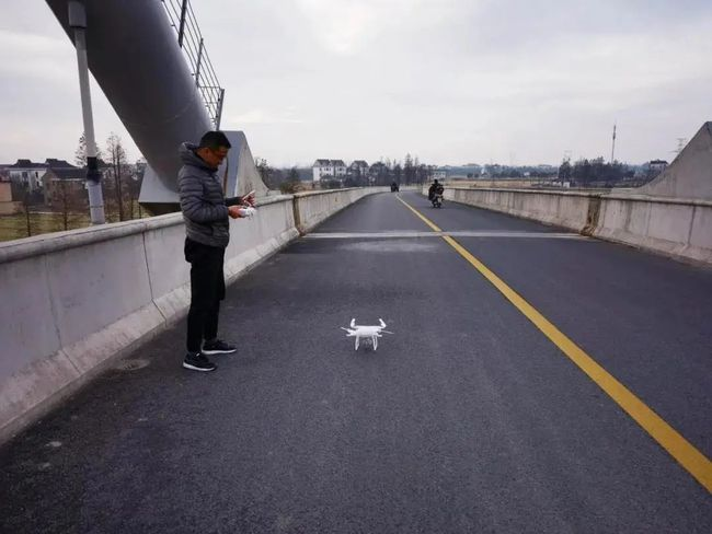 平湖市 借眼 護水 無人(rén)機(jī)助力水質監測